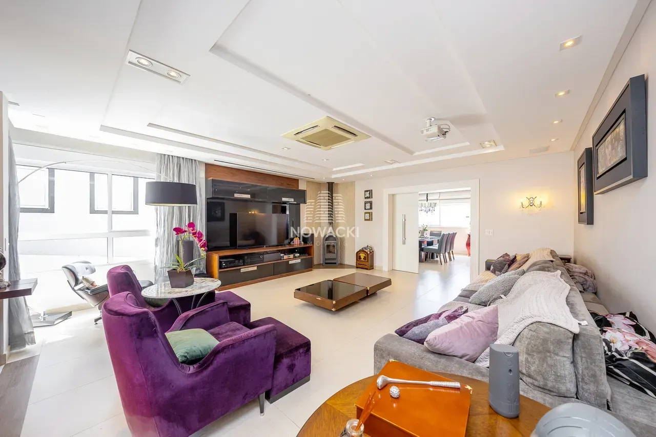 Condo house with 3 suites and a dedicated laundry area