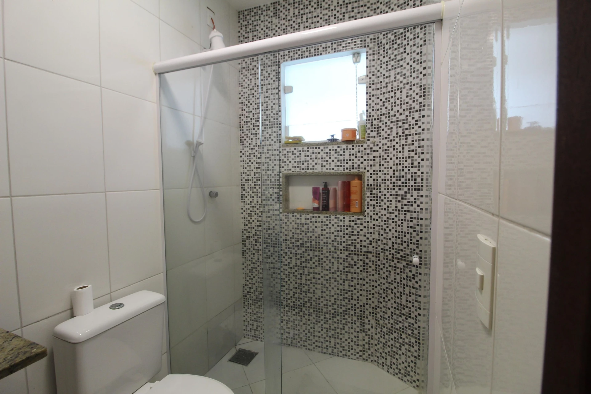 Rental apartment with 3 en-suite bedrooms and balcony — photo 22