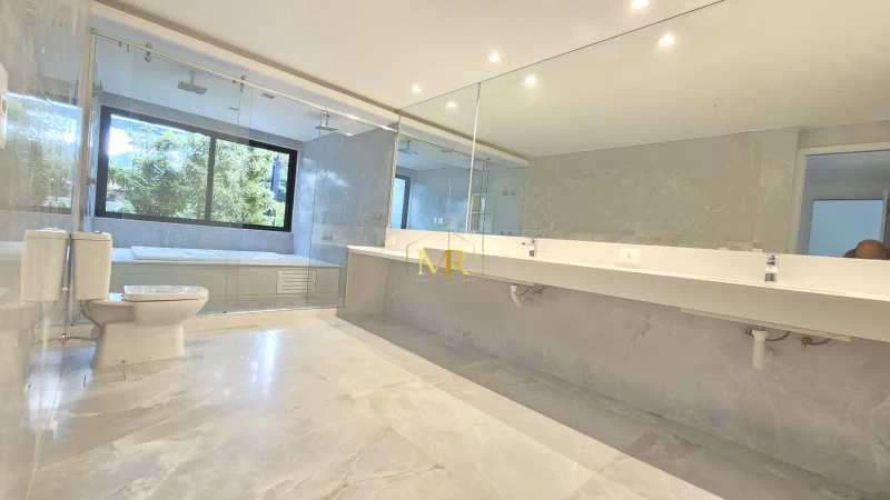 Triplex house with 6 en-suite bedrooms and 9 bathrooms — photo 5