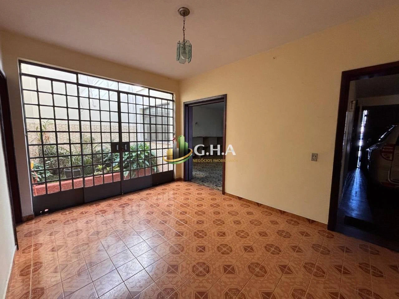 Sobrado com 6 dormitórios e guarda-roupas embutidos — photo 24