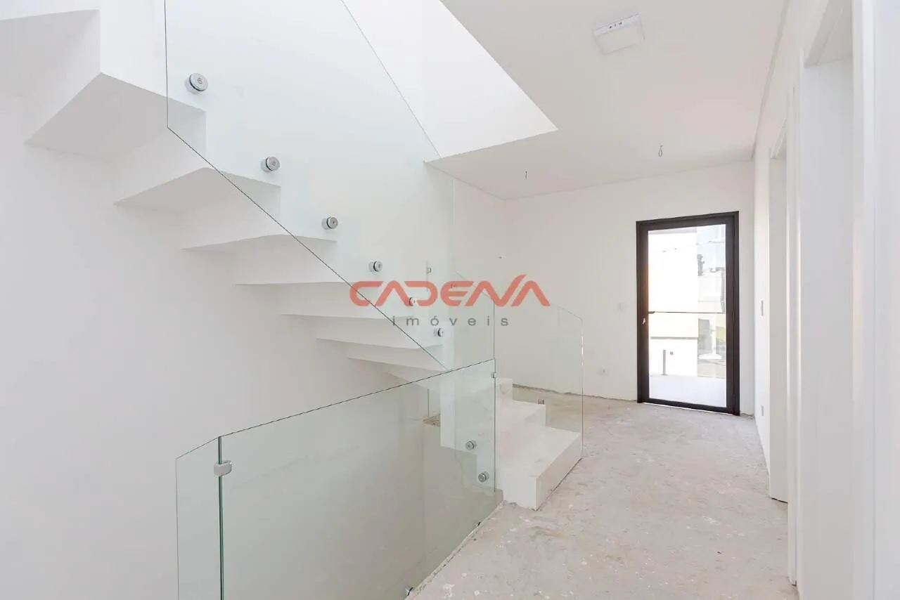 Balcony with a grill in a 3-bedroom house, 128 m² — photo 21