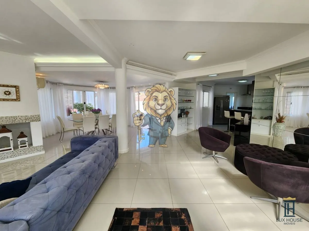 Ванна та 4 спальні: будинок 400 м²
