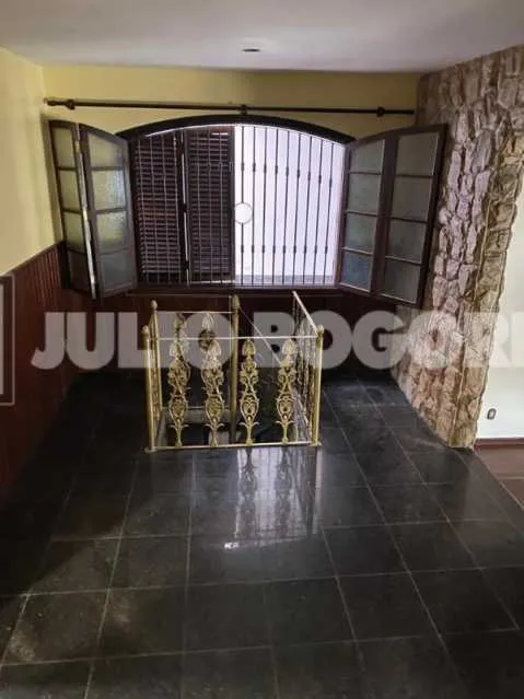 Condo house with 5 bedrooms and 4 bathrooms — photo 20