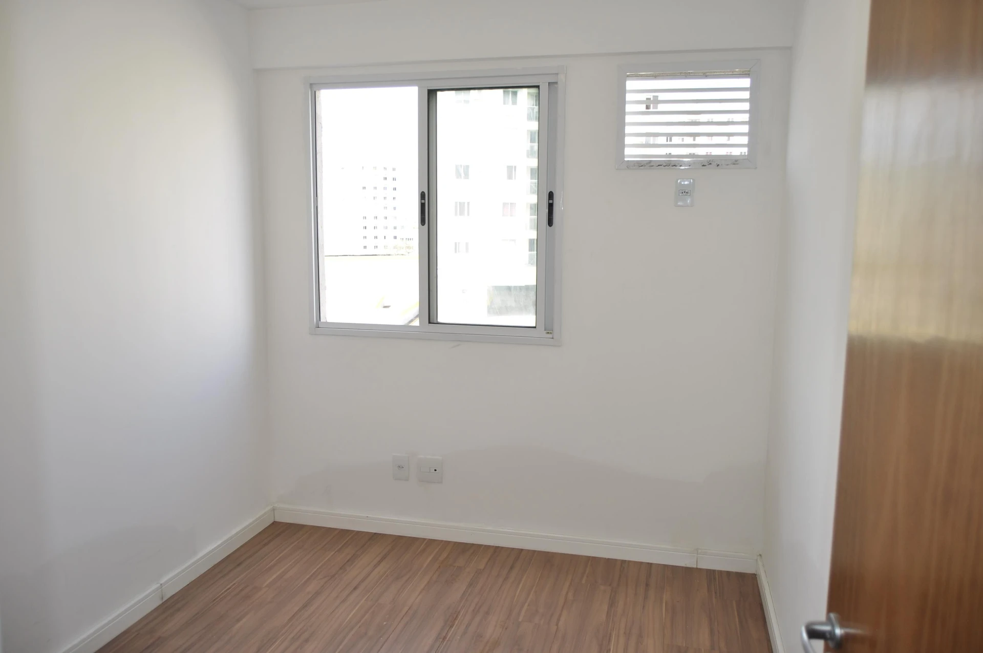 2-bedroom apartment in a building with a sauna — photo 45