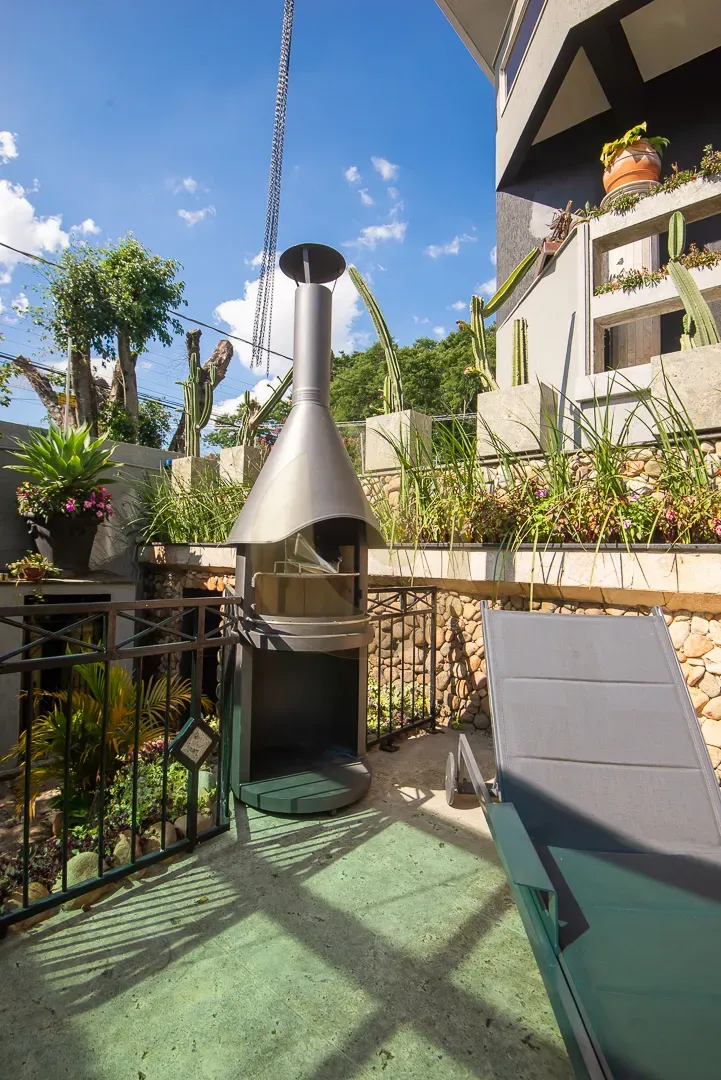 Furnished 860 m² house with 5 bedrooms and 10 bathrooms — photo 70