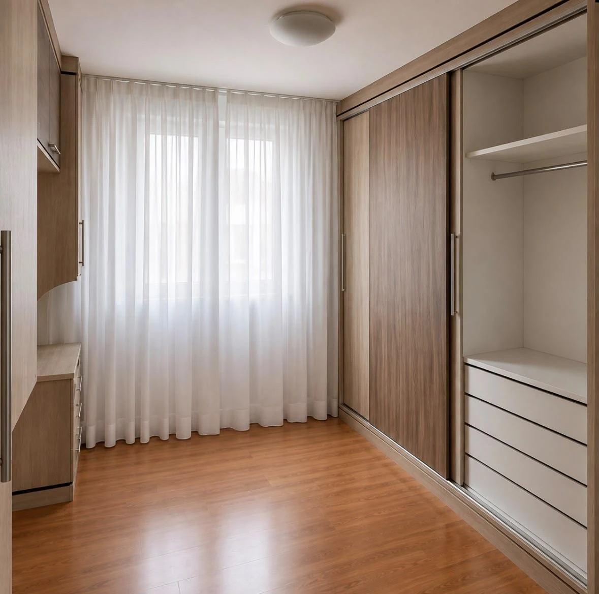 3-bedroom apartment with a bathtub in Curitiba — photo 9