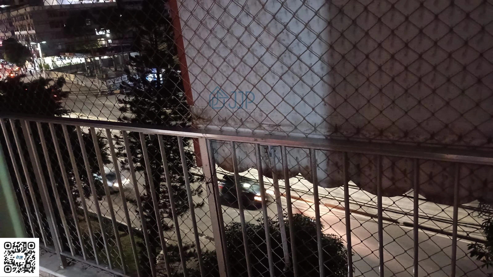 Unfurnished apartment with a balcony and 2 bedrooms — photo 8
