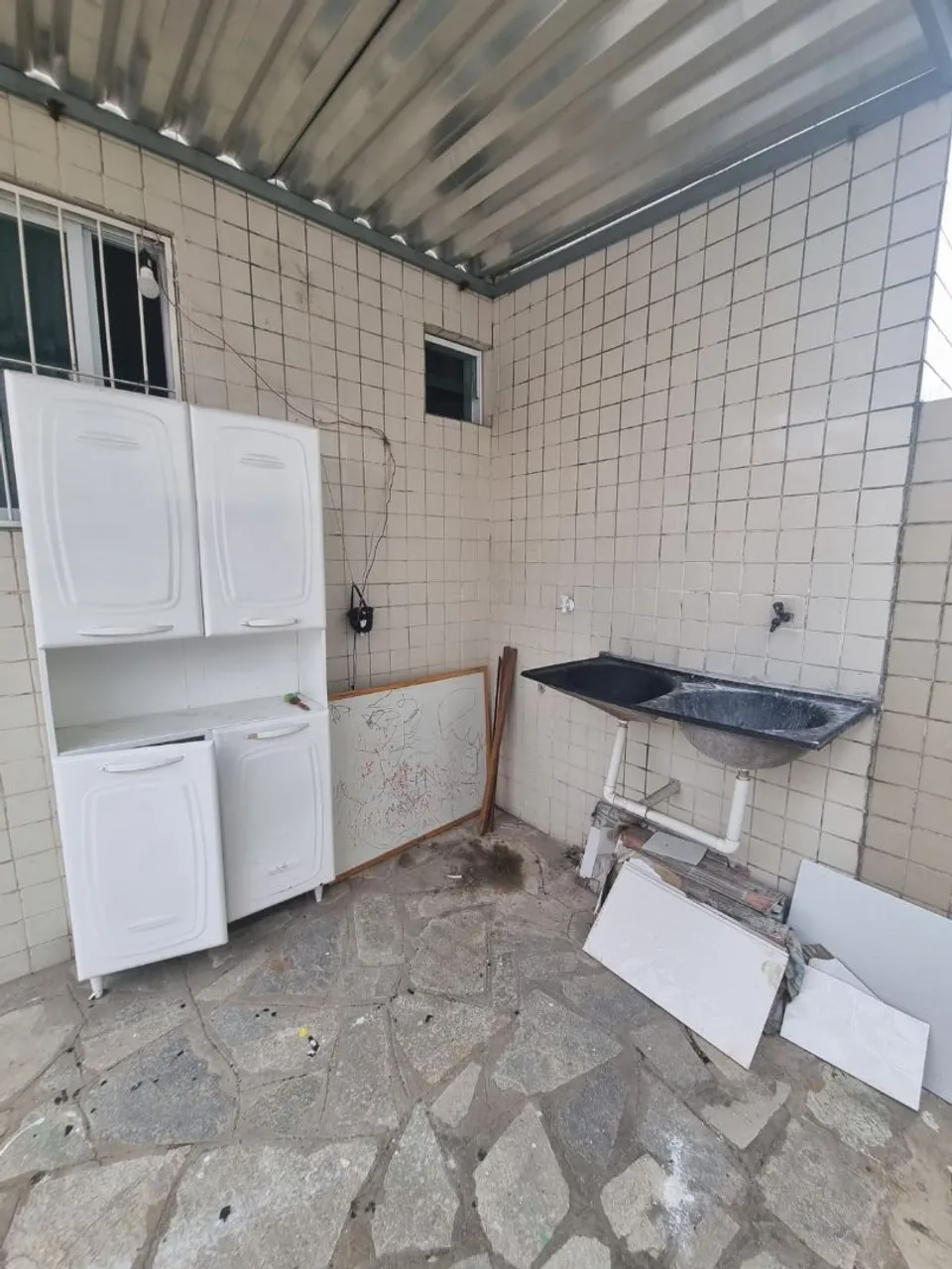 Квартира без меблів з 3 спальнями та балконом — photo 13