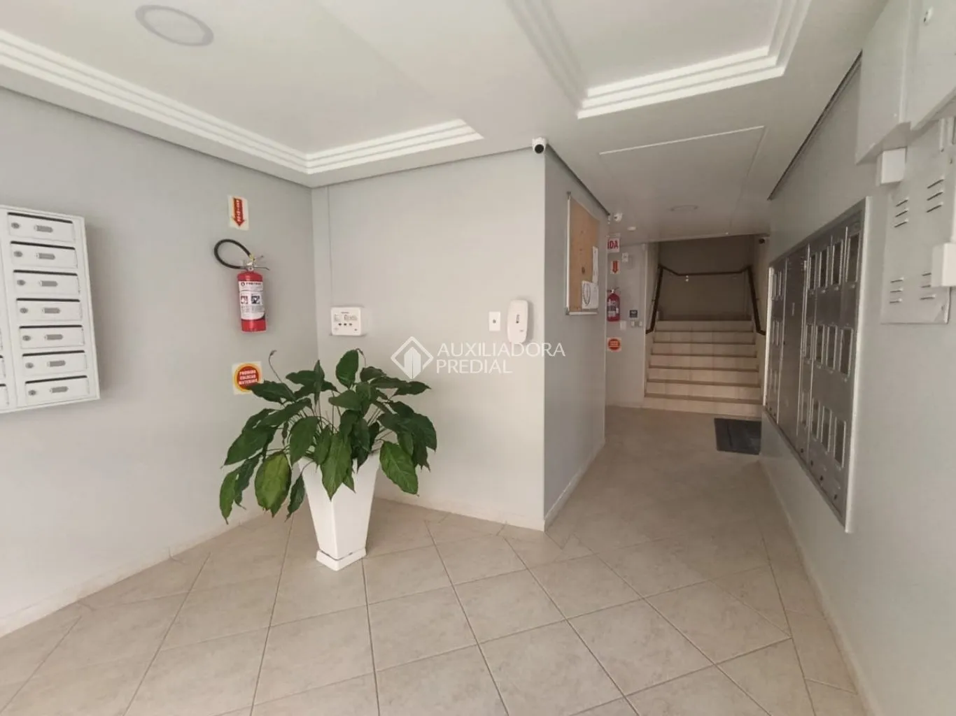 Penthouse-style apartment with 3 bedrooms and 3 baths — photo 42