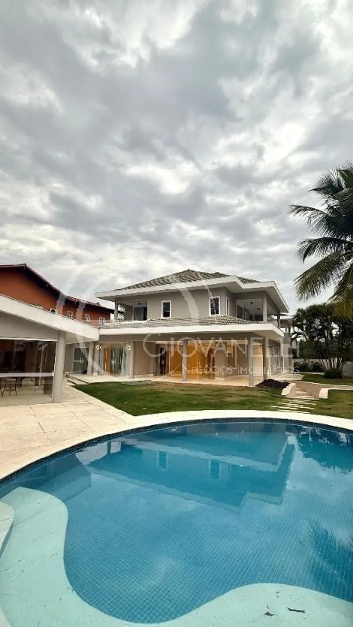 Casa sem mobília com 5 suítes e varanda fechada — photo 16