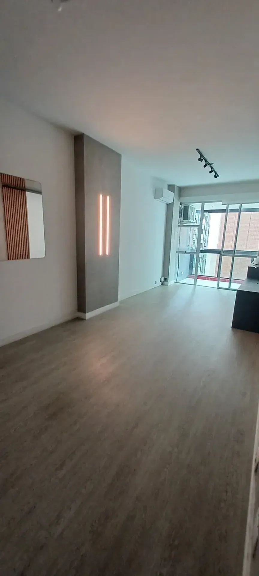 Apartment, 92 m², with a glass-enclosed balcony — photo 10
