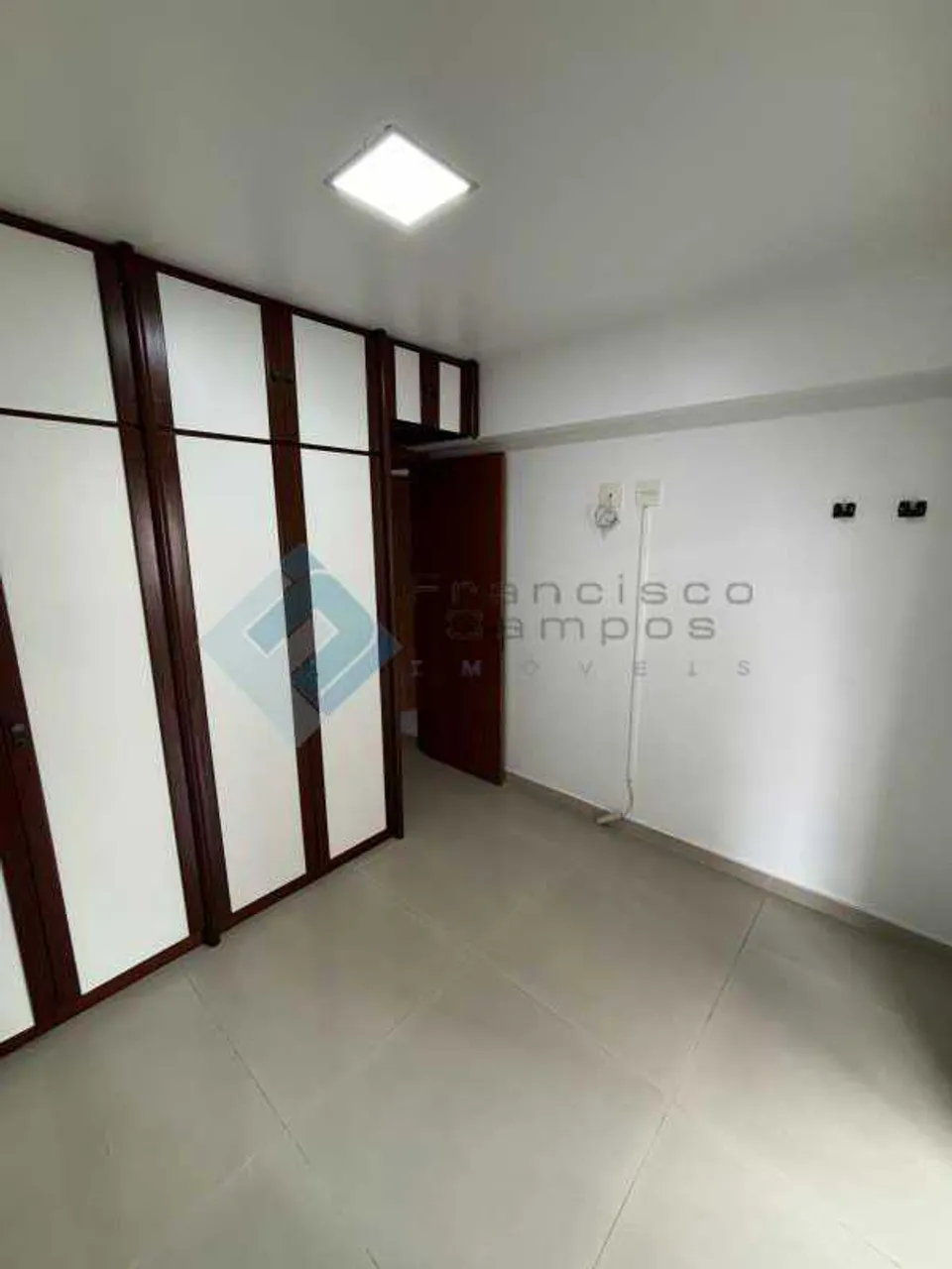 3-bedroom apartment with a glass-enclosed balcony — photo 7