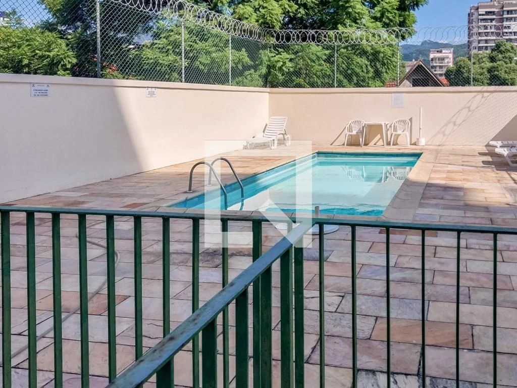 Furnished 3-bedroom apartment with suite and balcony — photo 10