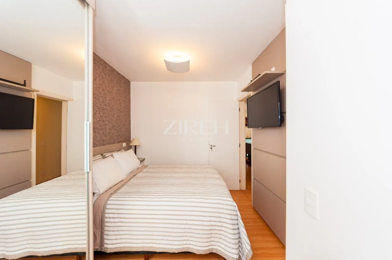 Квартира 70 м² с застеклённым балконом и рабочим местом — photo 19