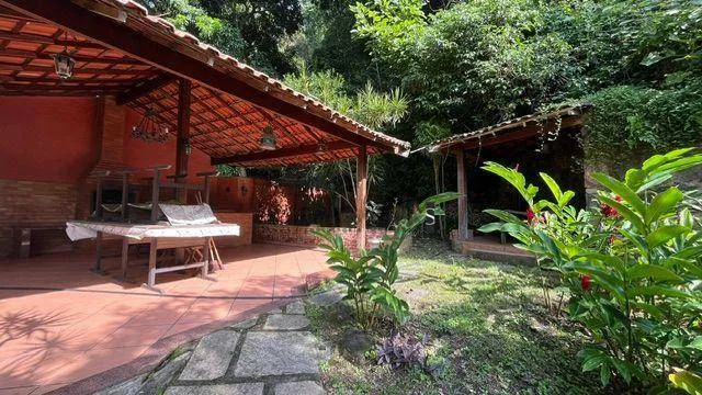 Furnished house, 395 m², with a glass-enclosed balcony — photo 39