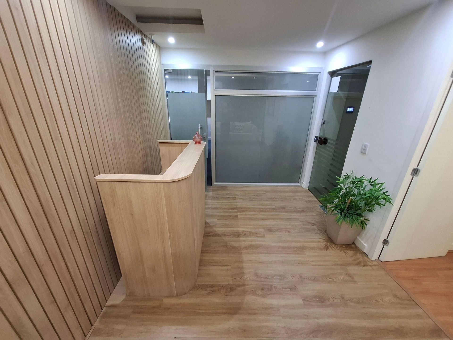 Furnished 2-bedroom apartment with 2 bathrooms — photo 14