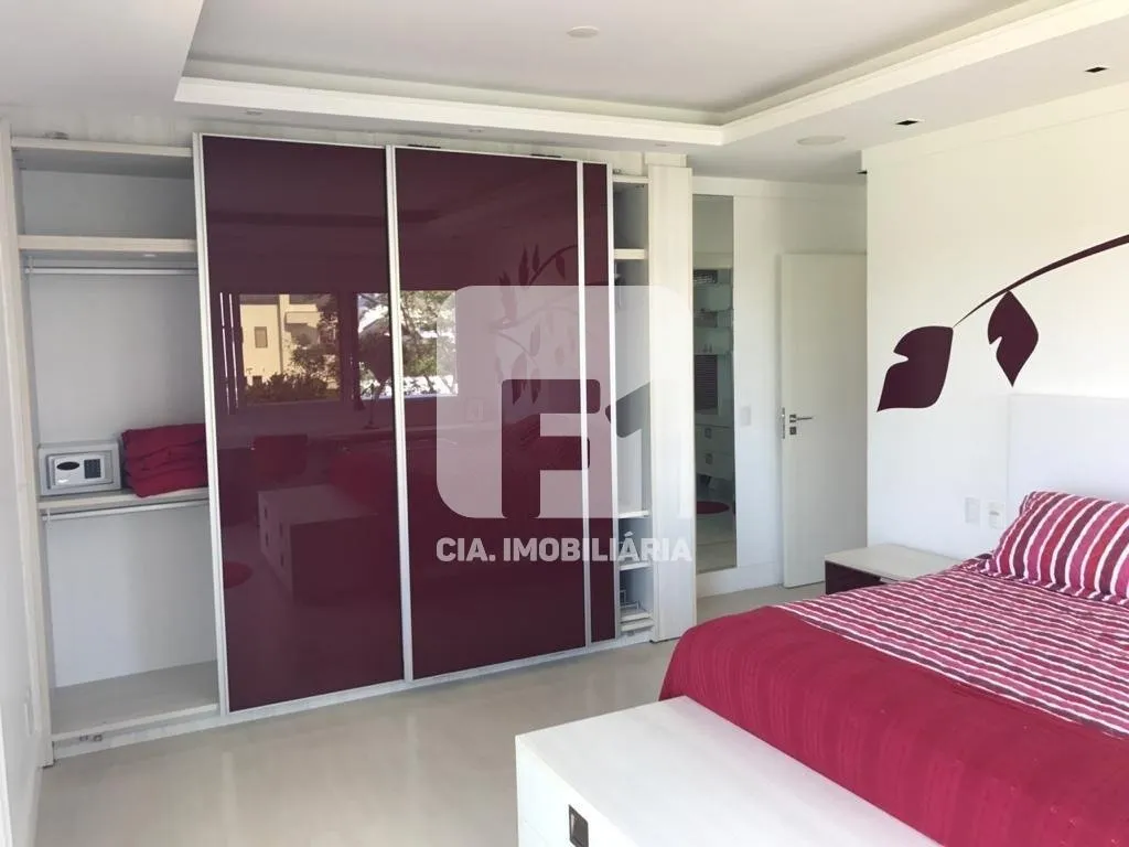 Furnished 9-suite house with open-plan kitchen — photo 40
