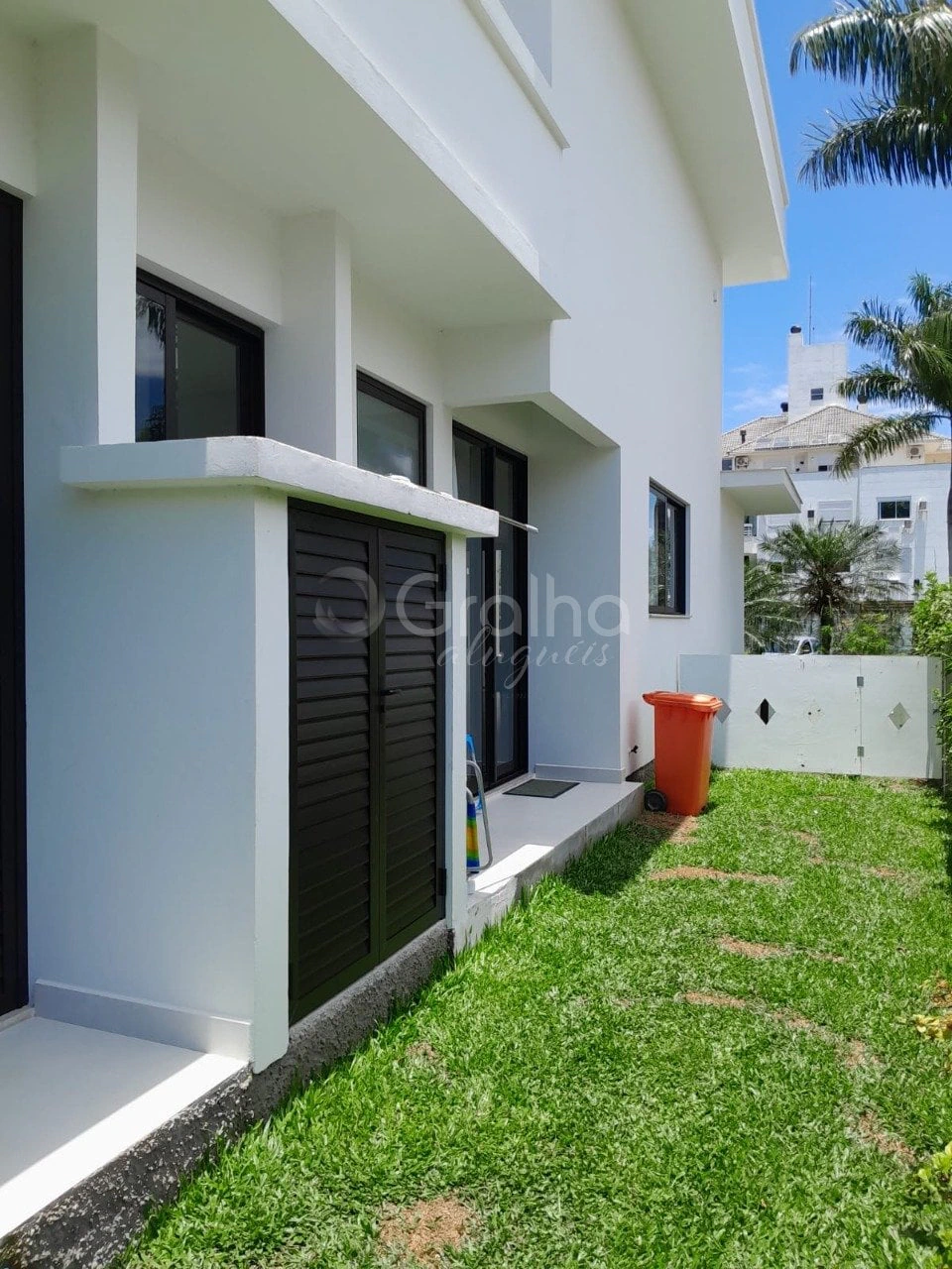 Furnished house with 4 bedrooms, 288 m² and 3 parking — photo 5