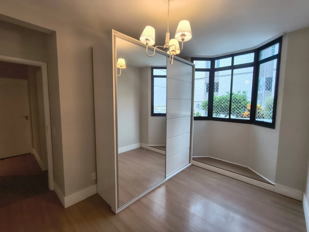 Floor-to-ceiling windows in a 3-bedroom apartment, 90 m² — photo 21