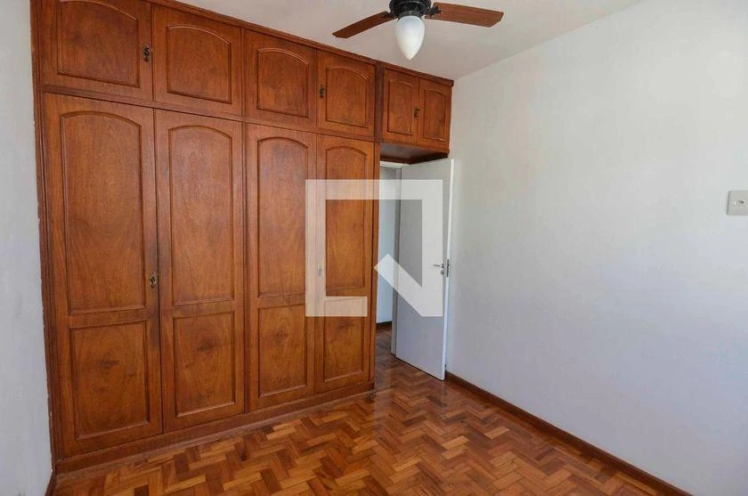 Walk-in closet in a 3-bedroom apartment, 90 m² — photo 16