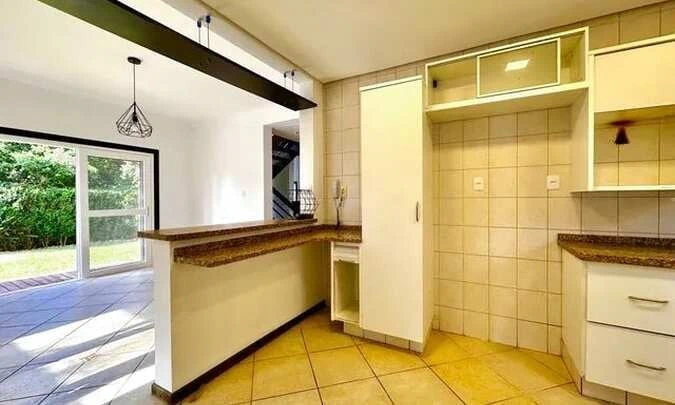 Casa de 244 m² con piscina privada y bañera — photo 18