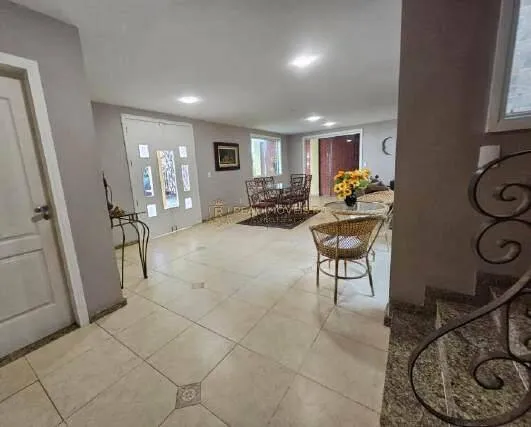 Furnished 600 m² house with 4 bedrooms and 5 bathrooms — photo 16
