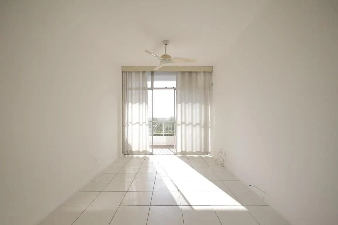One-bedroom apartment with a park view in Rio de Janeiro — photo 4