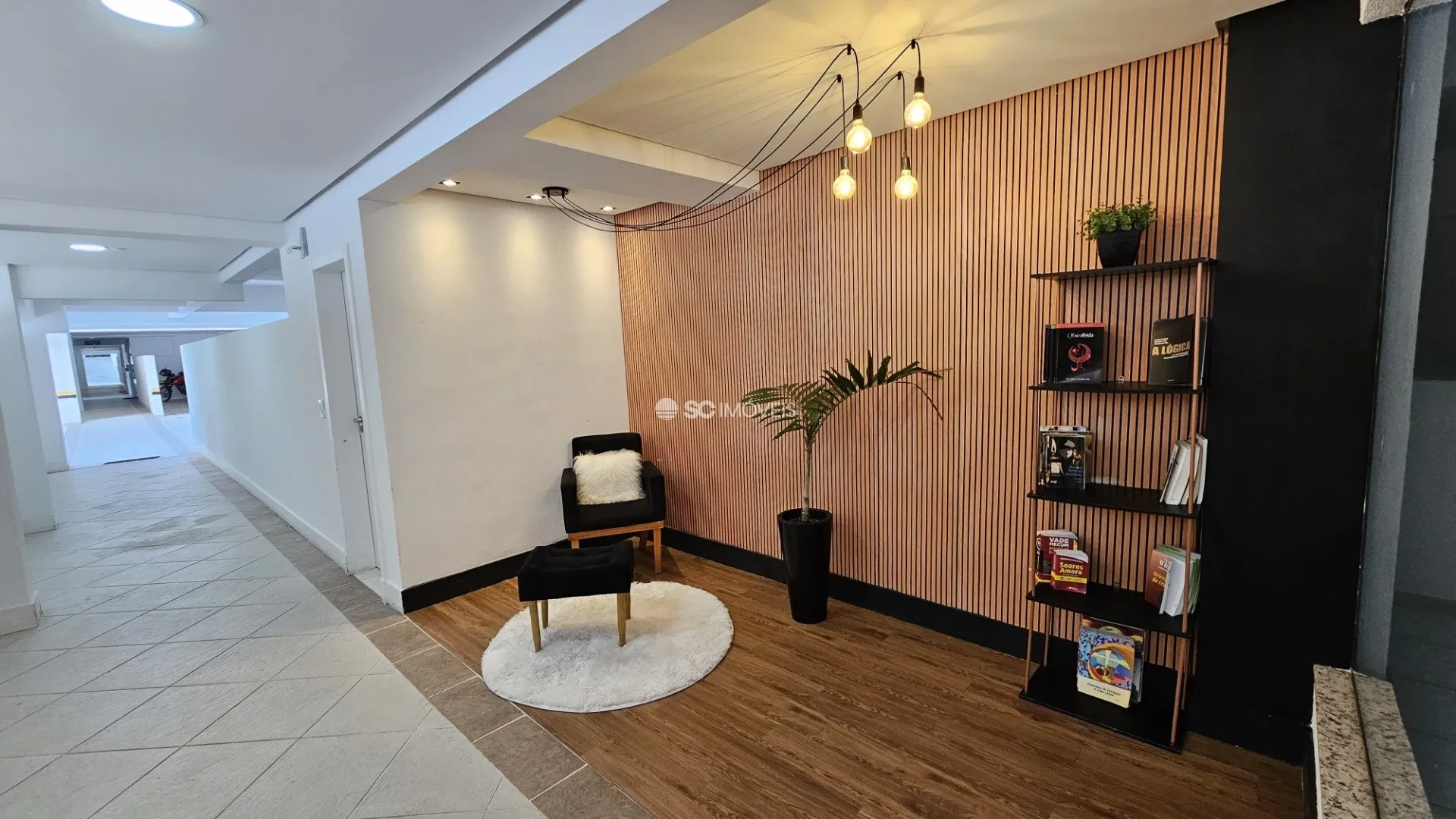 Furnished 1-bedroom apartment with 45 m² and parking space — photo 25