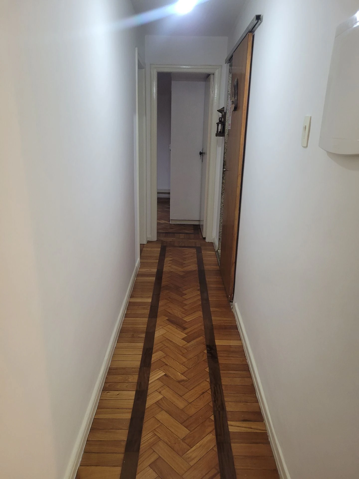 Furnished apartment, 120 m², with wood or laminate floors — photo 10