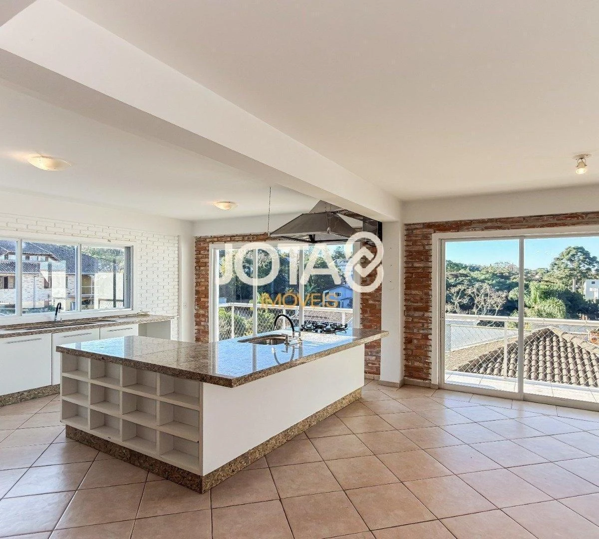 Spacious house with 3 en-suite bedrooms and 526 m² — photo 3