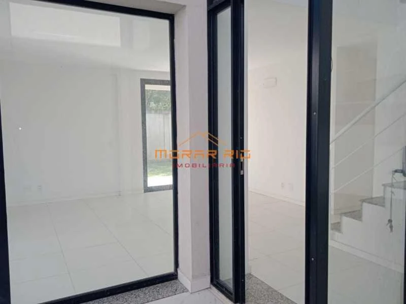House, 367 m², with floor-to-ceiling windows — photo 25
