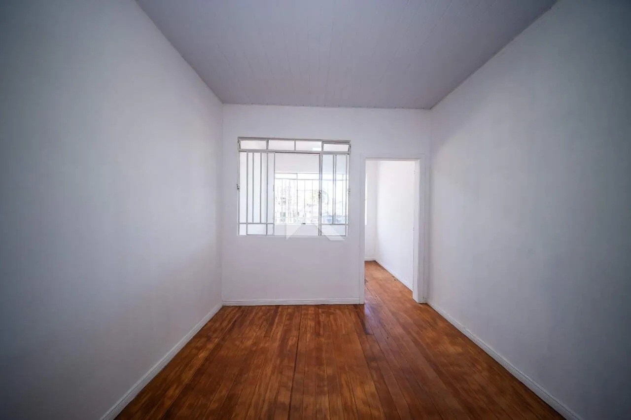 Rental house with laundry area and 5 bedrooms — photo 28