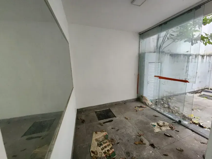 Unfurnished house with 5 bedrooms and 3 bathrooms — photo 17