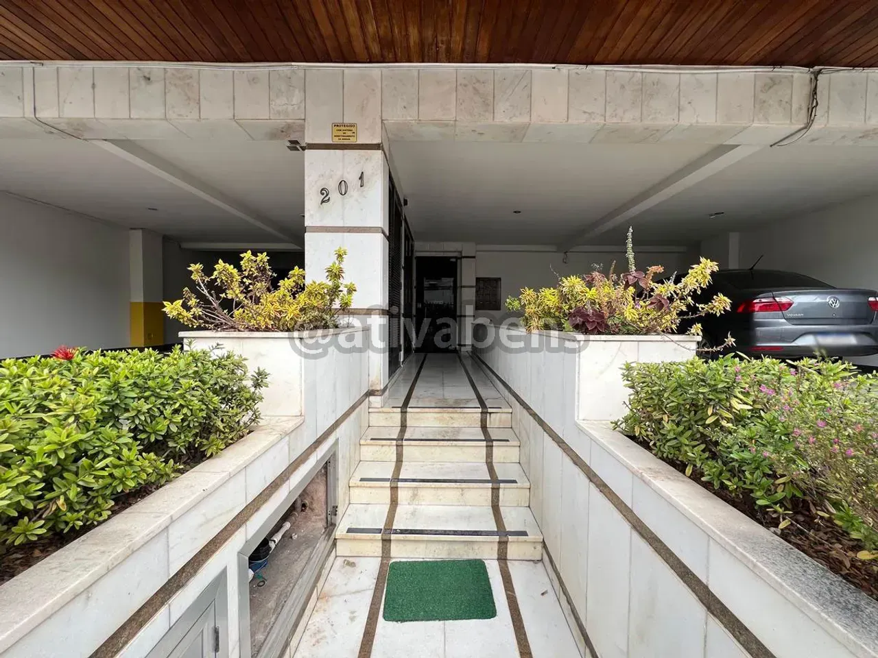 Unfurnished apartment with a separate kitchen and 1 bedroom — photo 3