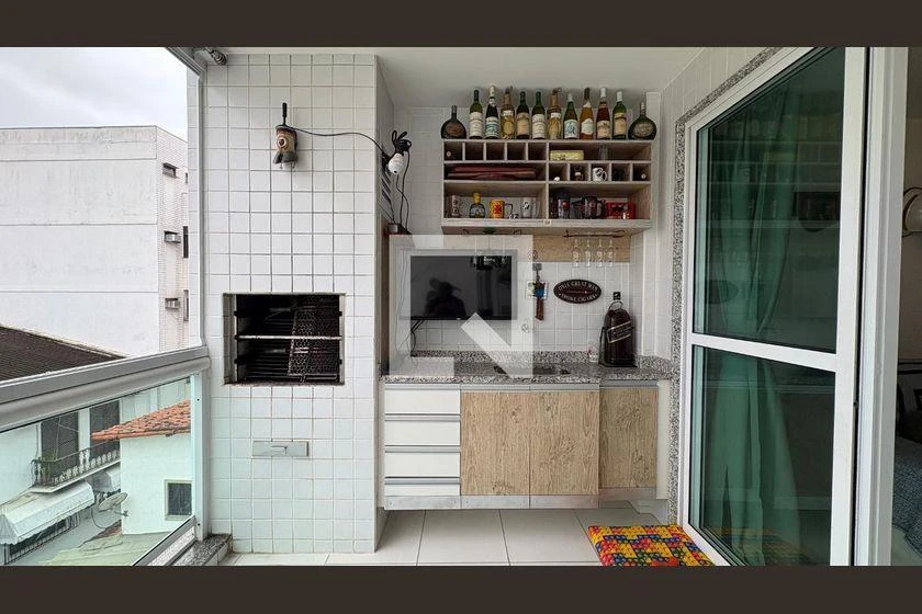 Furnished apartment, 100 m², with a grill on the balcony — photo 36