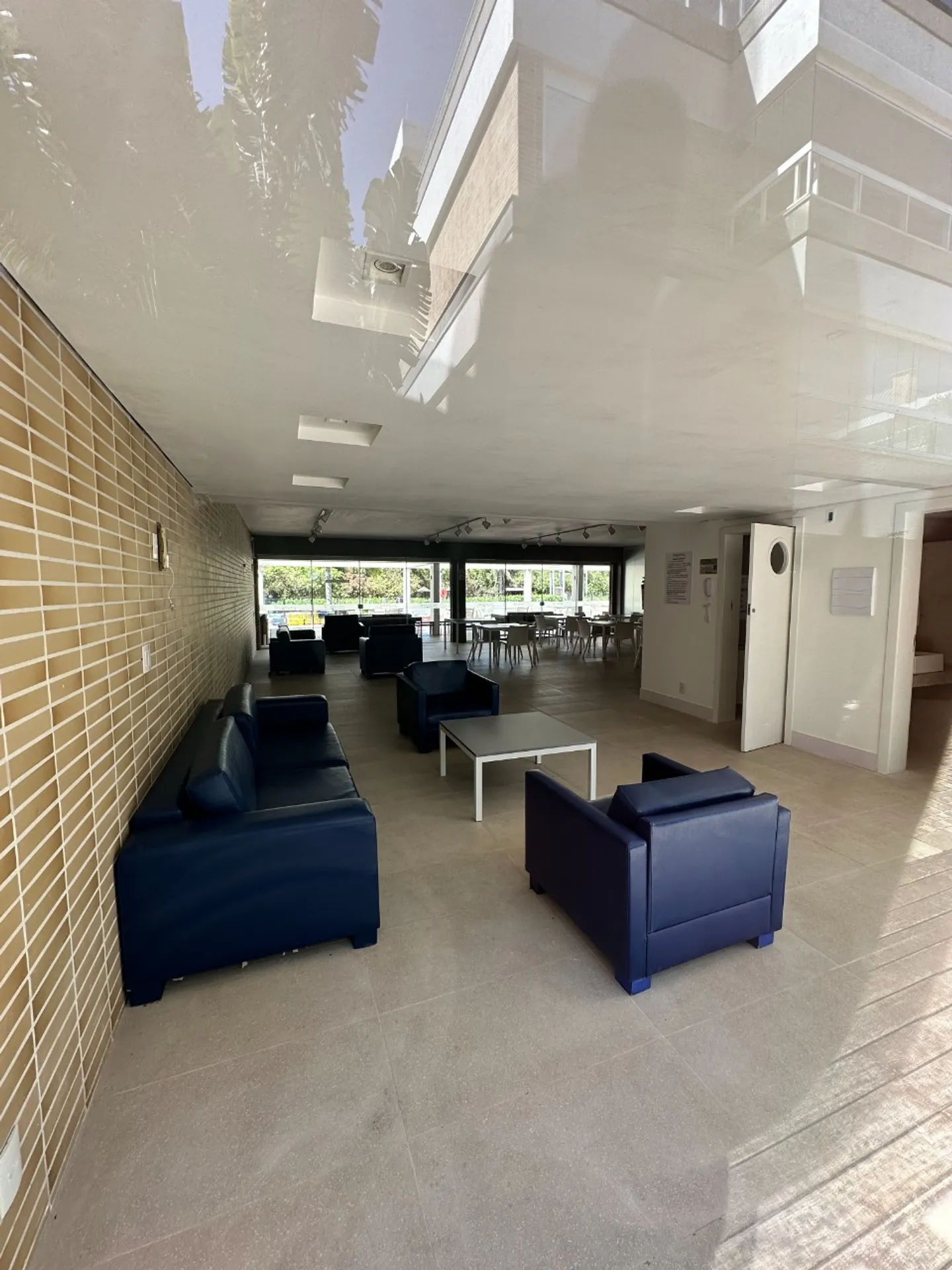Apartamento amueblado de 2 dormitorios con terraza y parrilla — photo 8