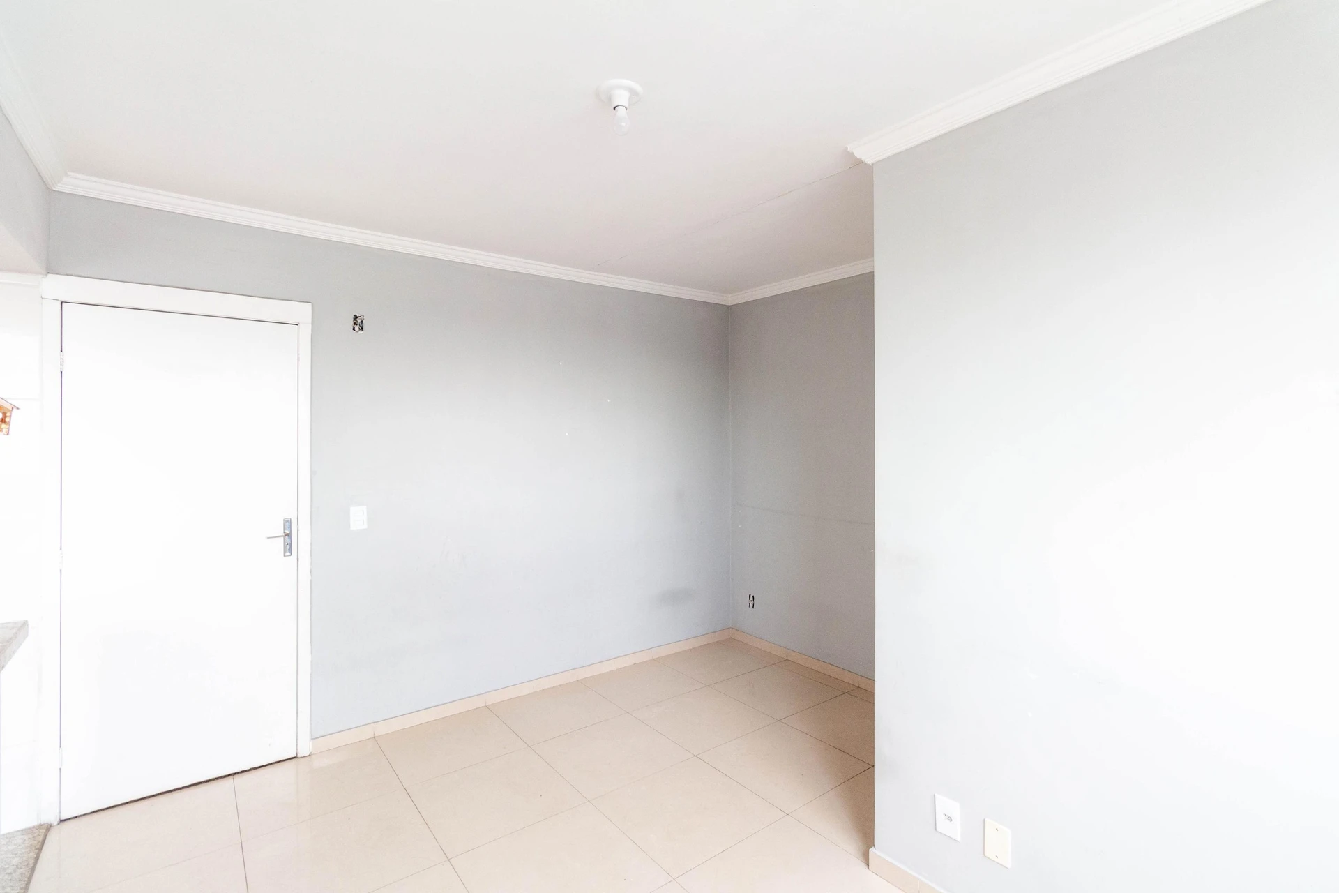 2-bedroom apartment with a grill on the balcony — photo 41