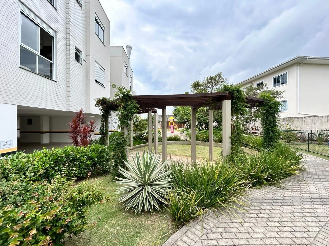 3-bedroom apartment with a washing machine in Florianópolis — photo 15