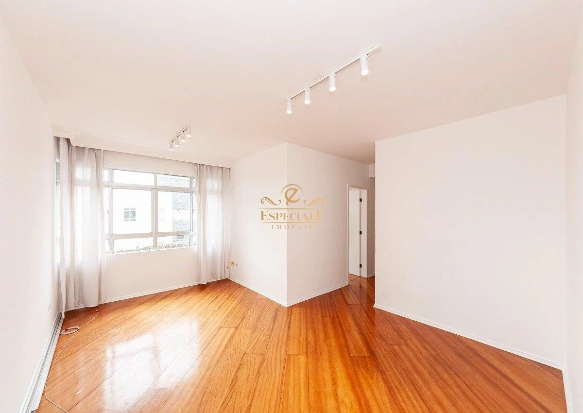 3-bedroom apartment with wood or laminate floors in Curitiba — photo 6