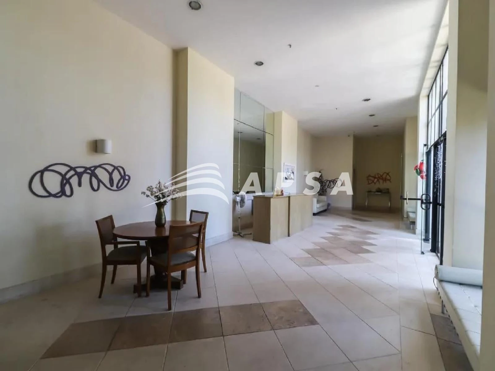 Unfurnished 2-bedroom apartment with a private BBQ — photo 22