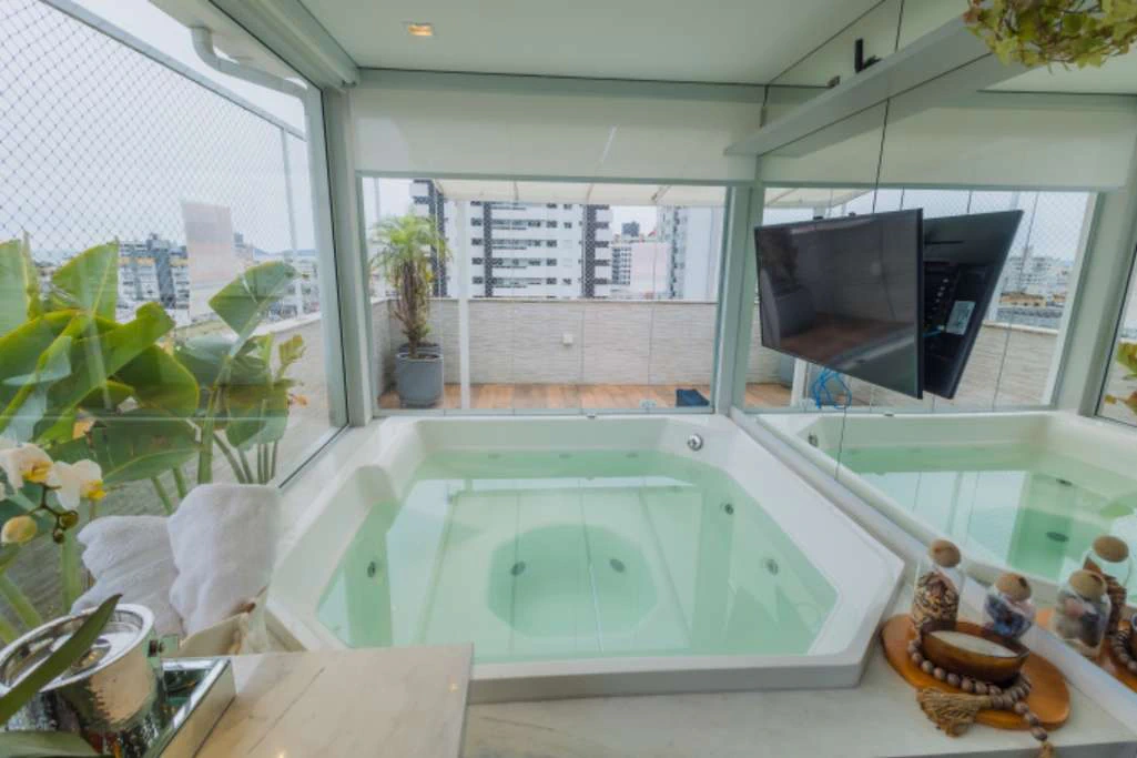 Furnished apartment with 3 bedrooms and 229 m²