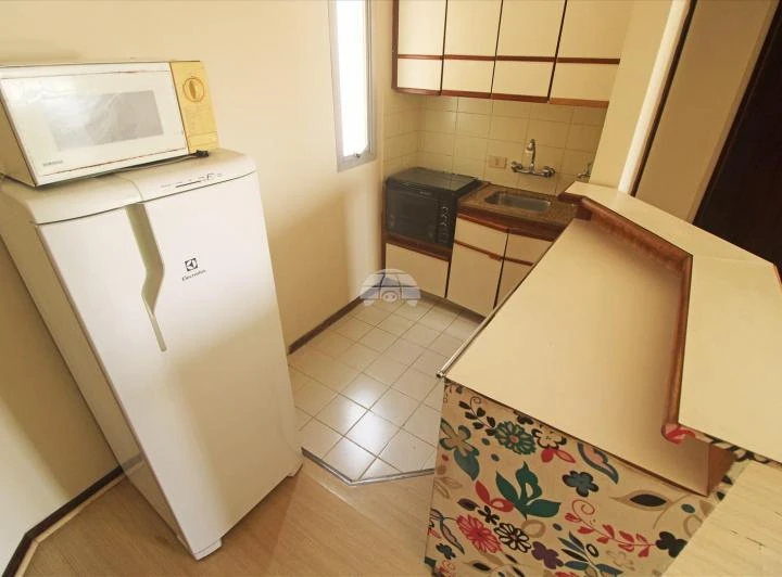 1-bedroom apartment with open-plan kitchen — photo 8