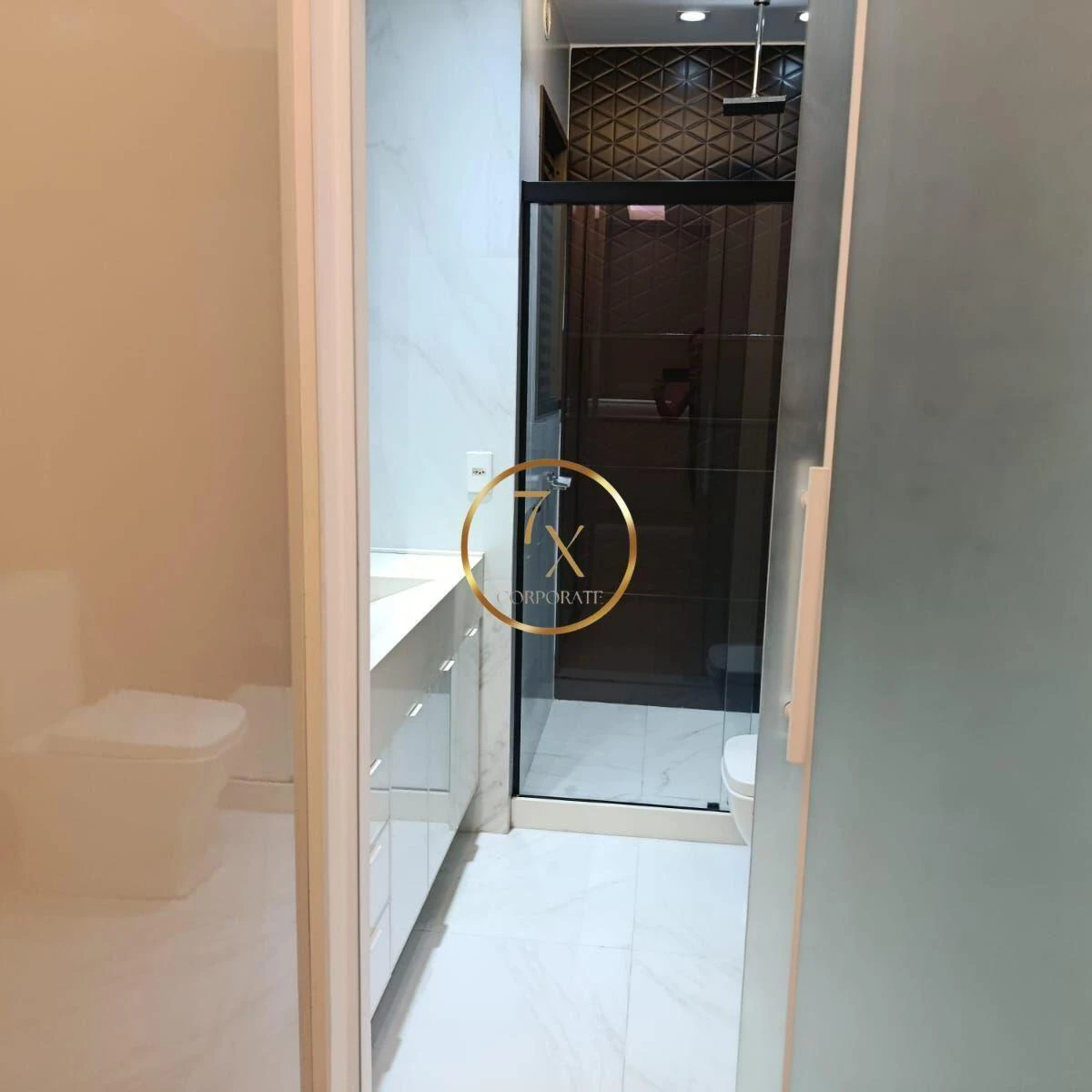 70 m² loft with 1 en-suite bedroom and water view — photo 4
