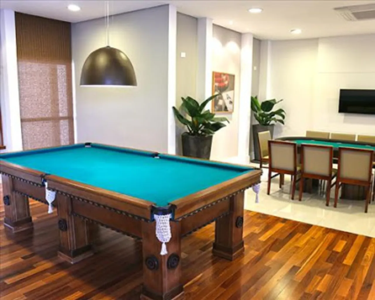 Furnished 1-bedroom apartment with 84 m² and parking — photo 20