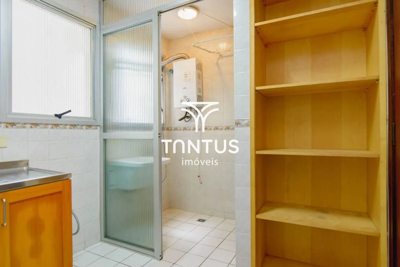 65 m² apartment with a grill on the balcony and a bathtub — photo 13
