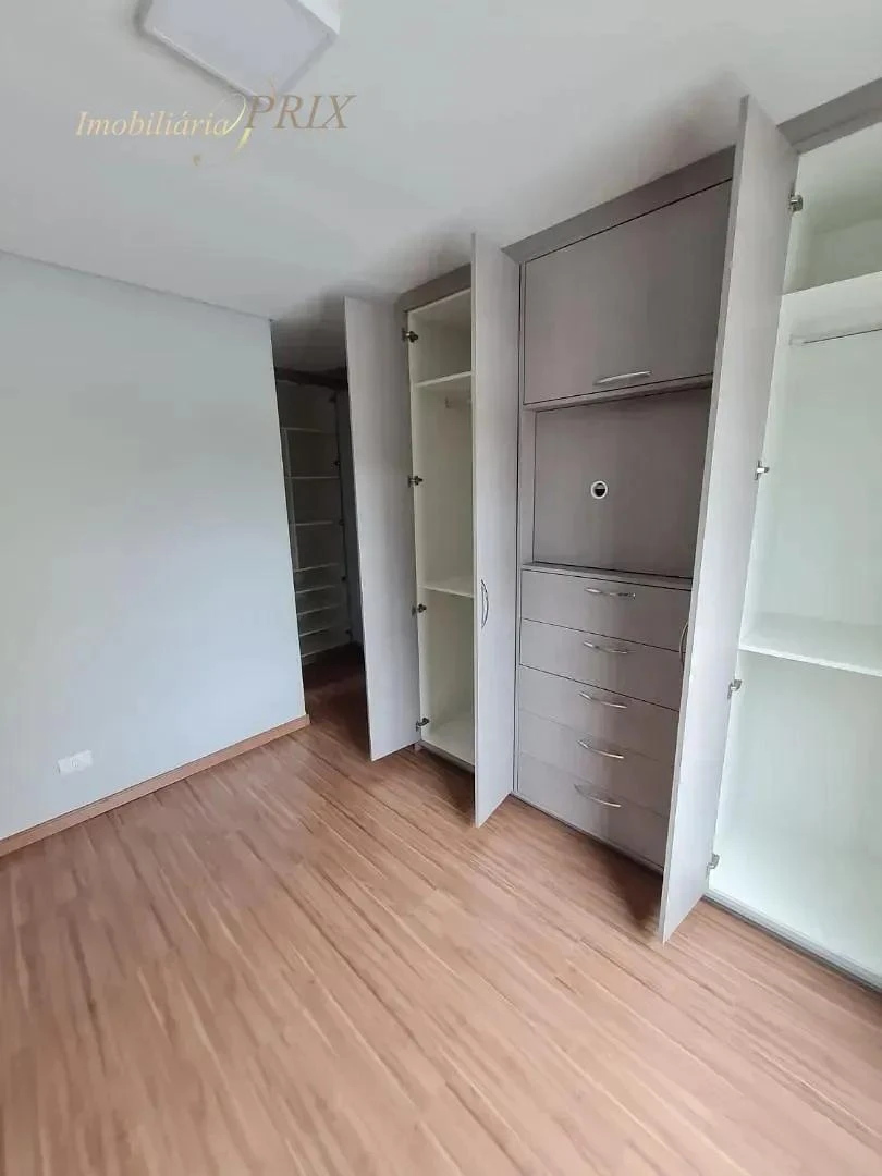 Glass-enclosed balcony in a 2-bedroom apartment, 76 m² — photo 5