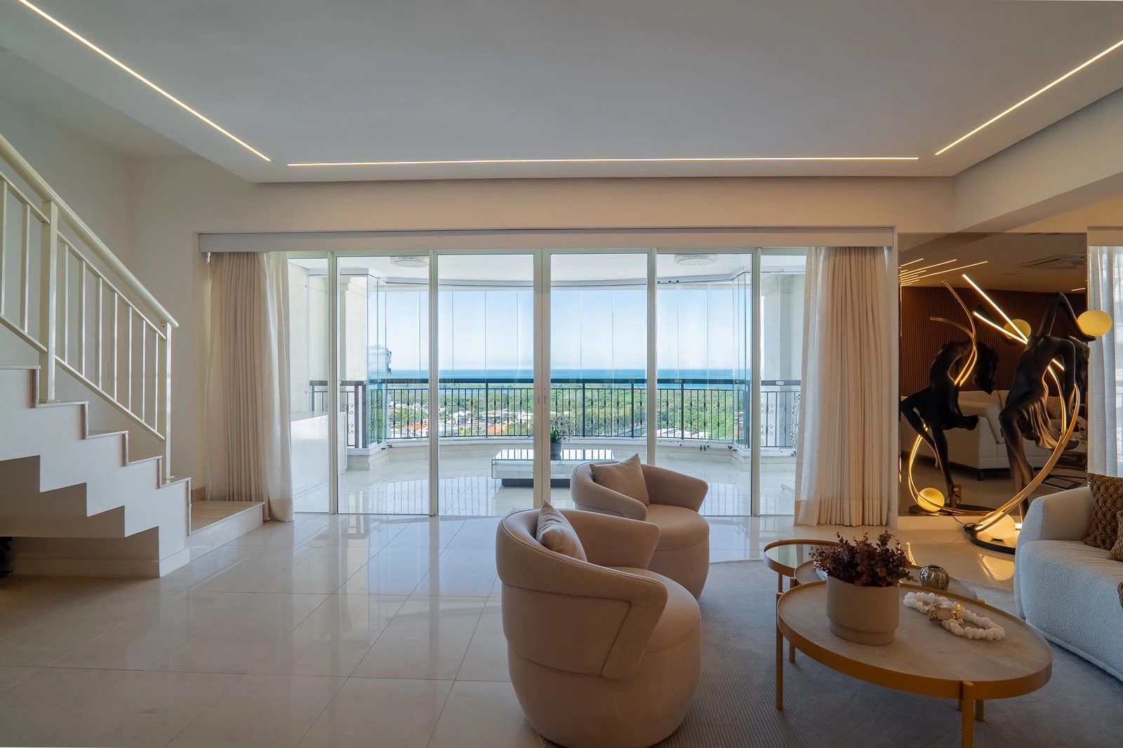 Furnished duplex with 4 en-suite rooms and 600 m² — photo 8