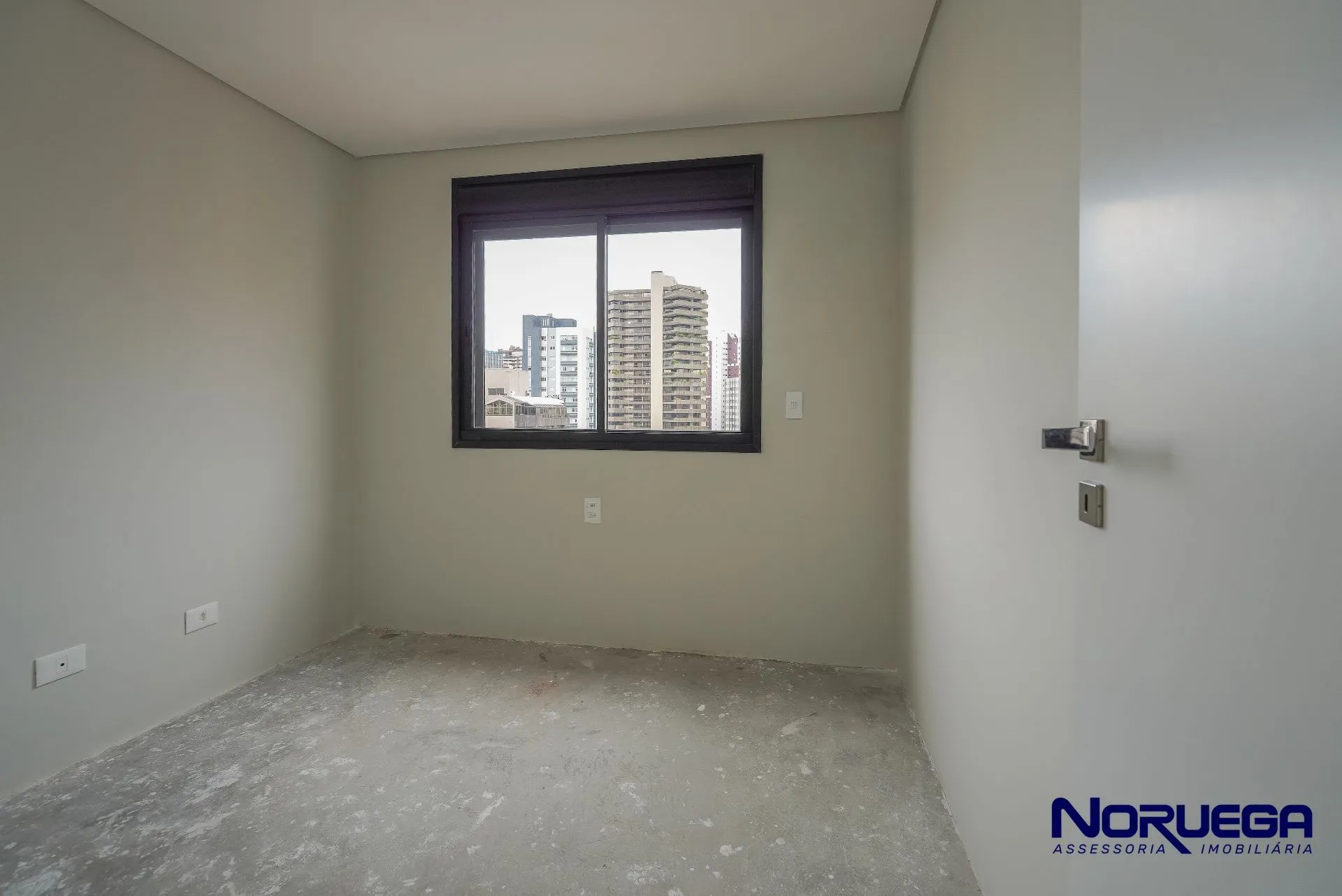 Apartment, 188 m², with a glass-enclosed balcony — photo 13