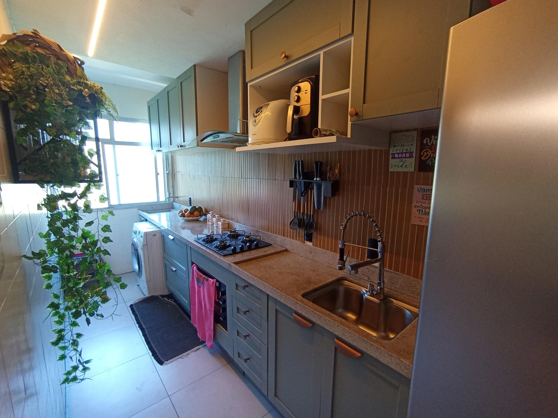 Furnished apartment with 2 bedrooms and a gas stove — photo 3