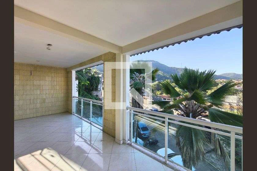 Condo house with 3 bedrooms and 180 m² — photo 5